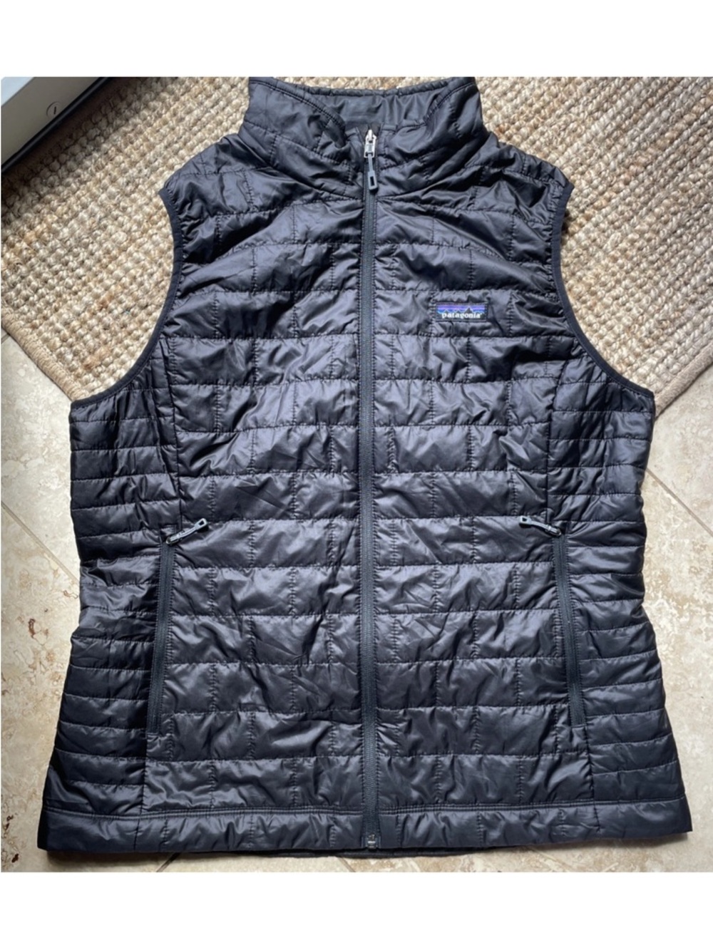 Patagonia XL Women's Black Nanopuff Quilted Vest
